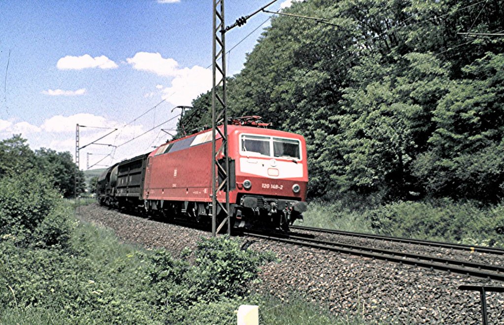 120 148-2 nahe Gmnden am Main, im Juni 1989.