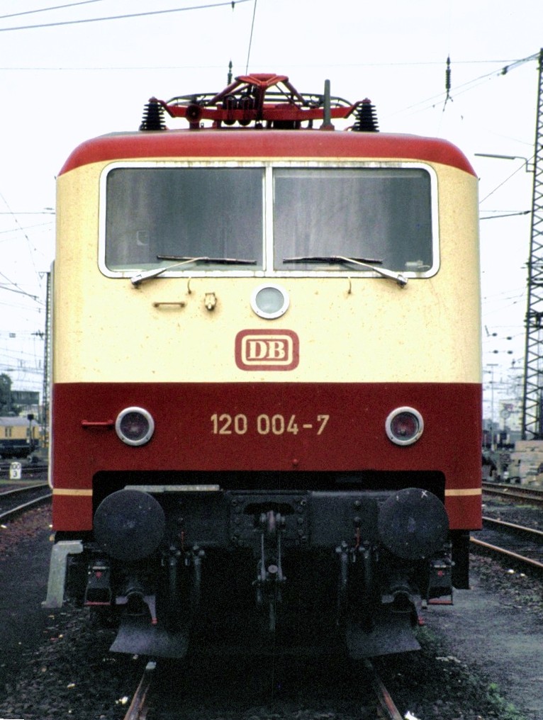 120 004-7 in Nrnberg am 25.06.1982.