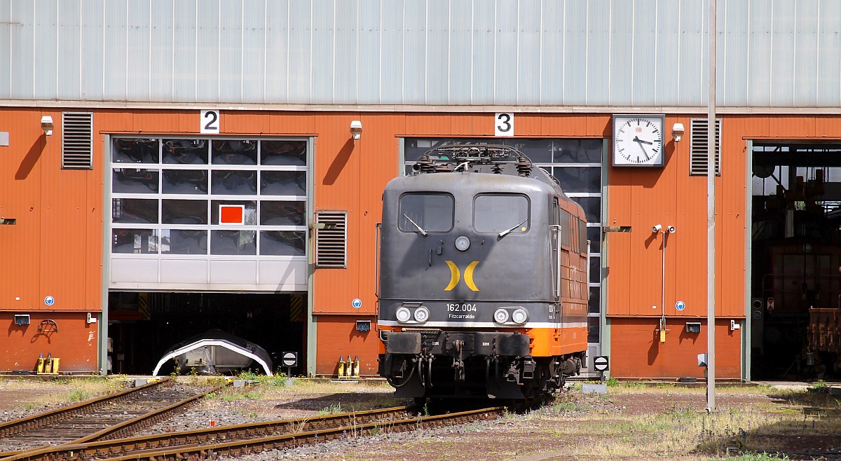 Auch trafen wir dort die zu Fristarbeiten weilende Hectorrail 162.004 (DB 151 057) an
09.06.2022