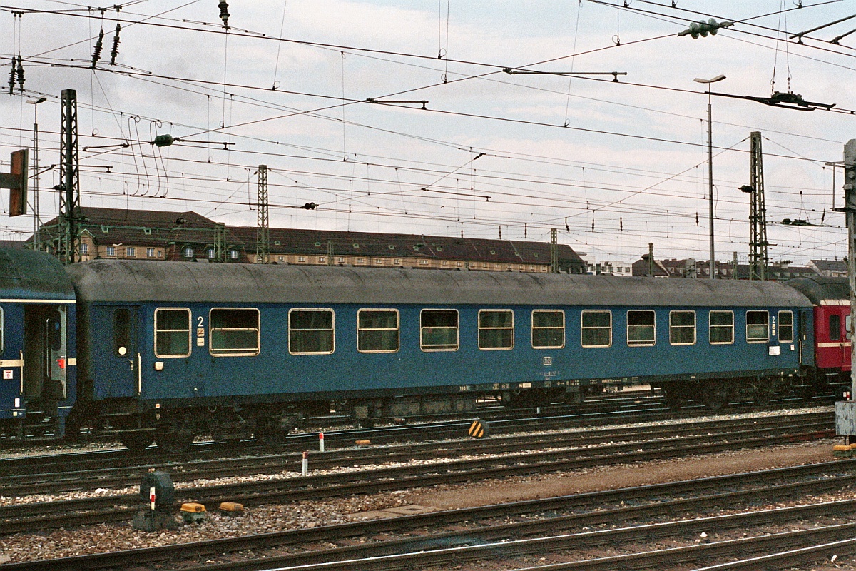 D-DB 51 80 50-80 167-0 Bcm241(UIC-X) M�nchen Hbf in den 80zigern