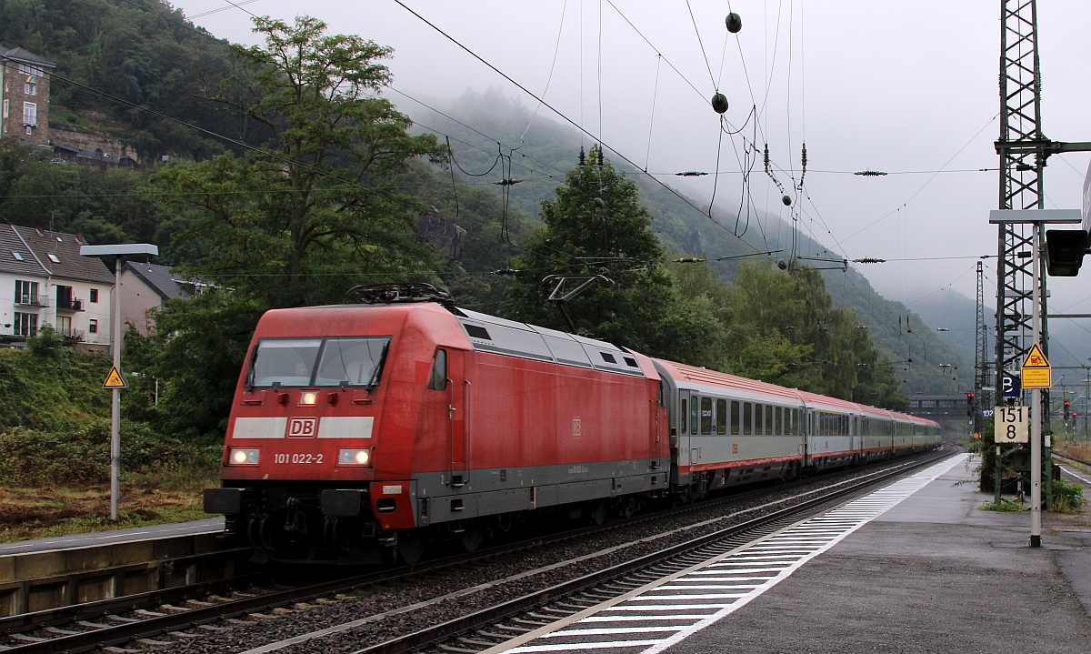 DB 101 022-2 mit �BB Wagenpark. Biingen am Rhein 15.09.2021