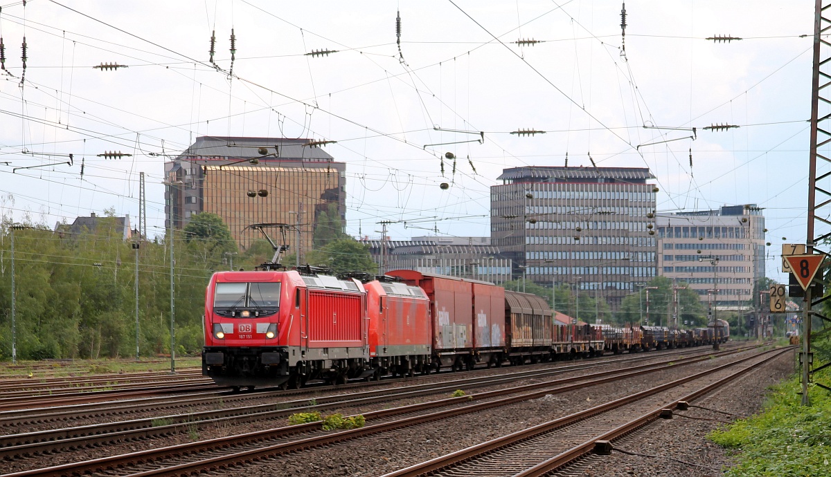 DB 187 151 + 185 155 mit G�terzug D�sseldorf-Rath 11.07.2020