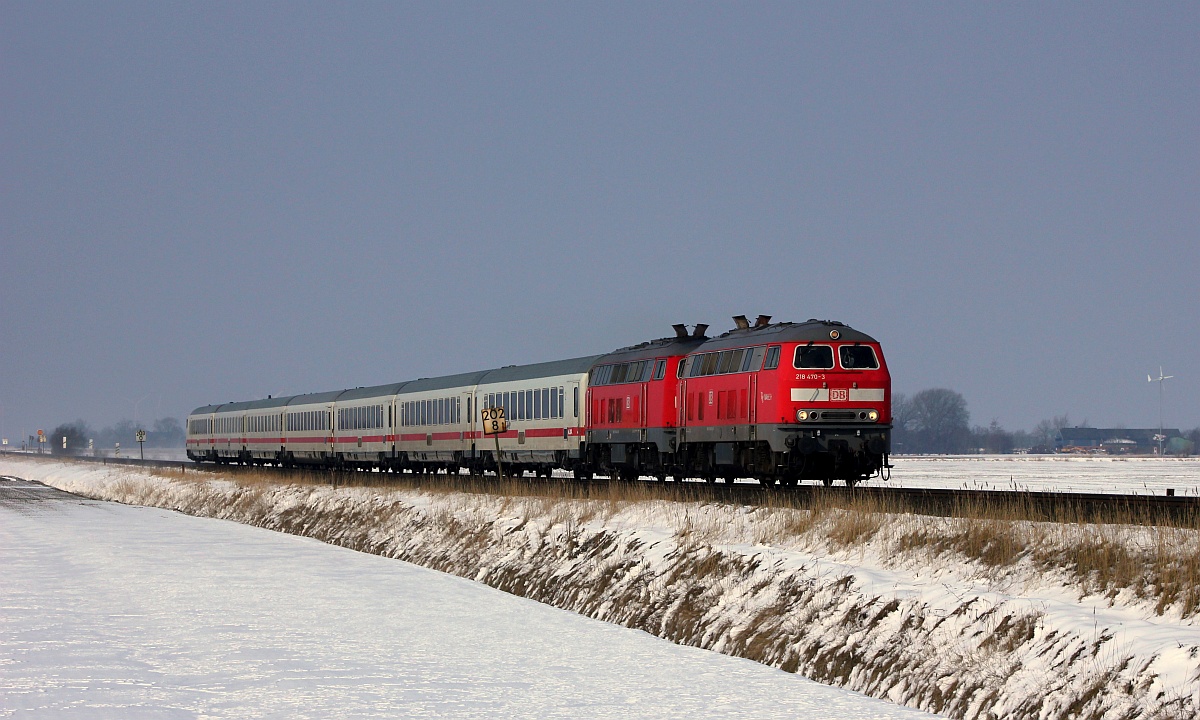 DB 218 470 und 344 mit IC 2375 unterwegs Richtung Hamburg. B� Triangel 05.03.2018
