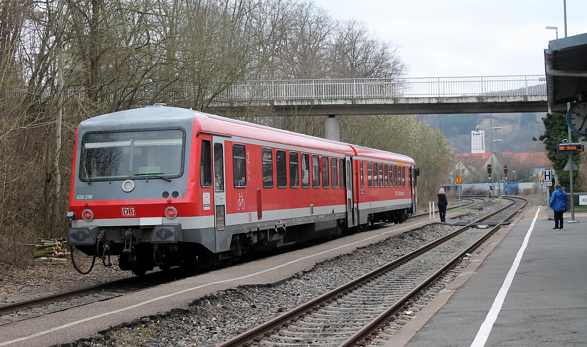 DB 628/928 298 als RE nach Würzburg. Weikersheim 23.03.2017