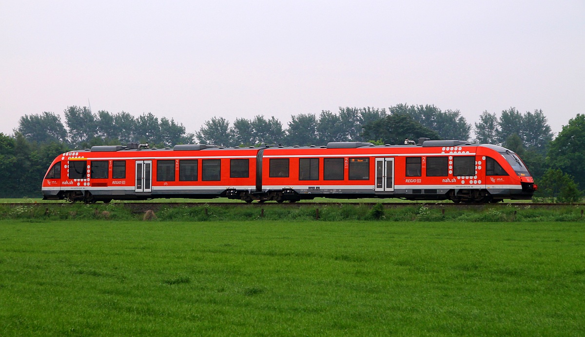 DB Regio 0648 458/958 festgehalten am Beginn der Strecke von J�bek nach Husum beim B� Sollbr�ck I. J�bek Nord 25.05.2014 (03700)