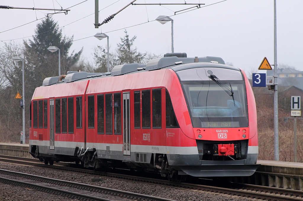 NAH.SH Lint 648 005/505 verl�sst hier Schleswig Richtung Kiel. 13.04.2013 (01500)