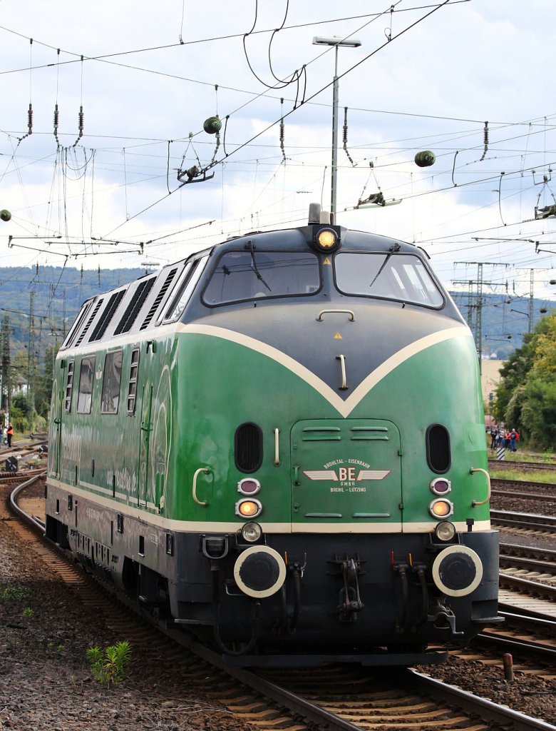 Von vorne oder von hinten....sie macht immer eine gute Figur! 220 053 der BE präsentiert sich während der Parade im DB Museum Ko-Lützel. 29.09.2012