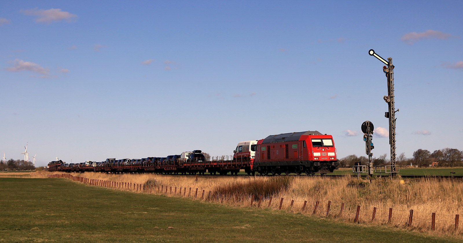 DB 245 025 mit SyltShuttle nach Nieb�ll. Lehnshallig 06.04.2025