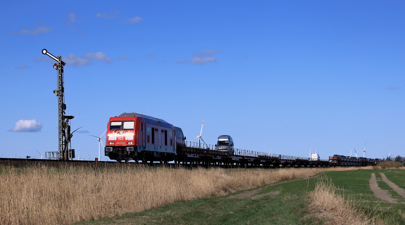 DB 245 026 mit SyltShuttle nach Nieb�ll. Lehnshallig 06.04.2025