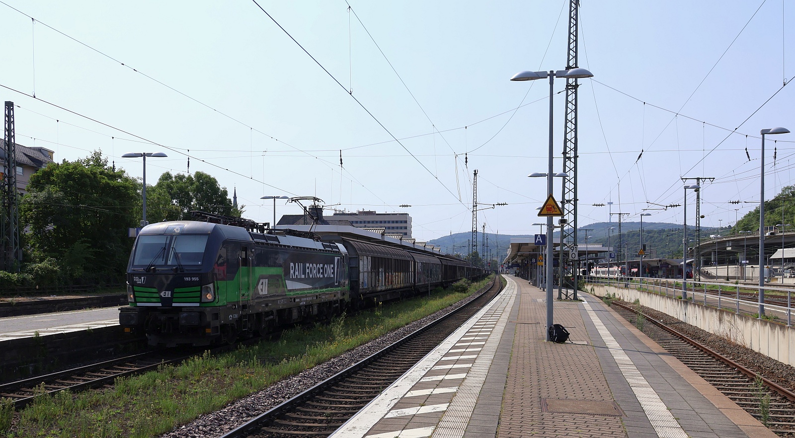 ELOC/RailForcOne 193 955-2 REV/MMAL/21.10.22 mit H-Wagen Ganzzug Durchfahrt Koblenz Hbf. 12.08.2025