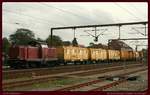 NESA V100 2335 rangiert hier den in Padborg/DK abgestellten Schleifzug vom  Parkplatz  auf das Hauptgleis.