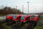 Blick in den Abstellbereich des Bw Kiel, v.l.n.r 218 453-9, 648 347/847, 648 003/503 und 218 407-5.