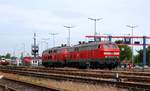 DB 218 389-5(REV/HB X/17.11.17) und 366-3(REV/HB X/29.11.16) sind gerade mit ihrem SyltShuttle angekommen...Niebüll