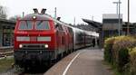 DB 218 839 + 218 390 mit dem stark verspäteten IC 2214/2216 Ausfahrt Husum.