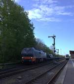 Es folgte der Hulk der mit seinem �berschaubar beladenen AZS Nieb�ll Richtung Westerland verlie�....