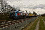 2159 221 mit einem Schweerbau- Bauzug am Haken bei Th�ngersheim gen Gem�nden fahrend am 28.2.2026