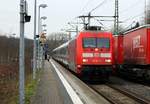 Nachdem man dem Norden nun endg�ltig seinen Kult IC(IC 79/2410/2417 Hanseat)genommen hat, kommt hier die neue Verbindung nach K�ln in Schleswig an, DB 6101 021-4 mit dem IC 2197(Flensburg-K�ln)kurz