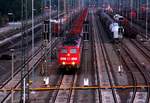 Auf dem Weg nach Koblenz schnell in Maschen Halt gemacht und so konnte die 151 106-2 mit Schwesterlok und einem Kohlezug fotografiert werden.