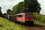155 066-4 rauscht hier mit einem Mischer durch Ahlten, 01.09.2012.