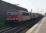 Auch im Gegenlicht kommt hier die 155 245-4 durch Allerheiligen gen Köln gefahren.