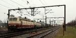 SEL/Nordliner 181 215-5  Holstein  und SEL 181 211-4  Lorraine  verlassen hier mit dem CargoTrans-KLV Padborg/DK in Richtung Süden. 13.03.2026 