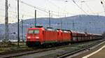 DB 185 310 + 256 mit Kohlezug abgestellt am Bhf R�desheim/Rhein.