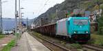 ATLU/IGE 185 577-4 mit langem R�bentransport aufgenommen in Kaub am Rhein am 23.10.2023