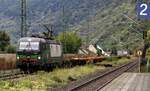 ELL 193 829-9 (REV/MMAL/20.11.17) mit schwach ausgelastetem Containerzug.